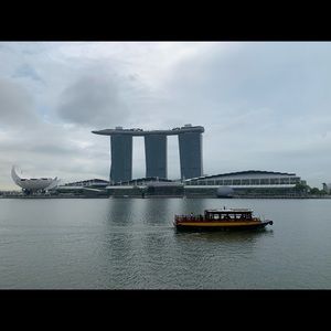 Meet your Posher, Claudia